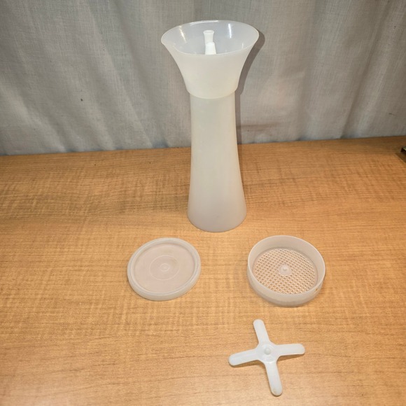 Vintage Tupperware Jifi Sift 297 Flour Powdered Sugar Sifter - Picture 1 of 10